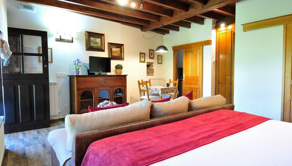 Apartamentos El Llugaron Miravalles Extérieur photo