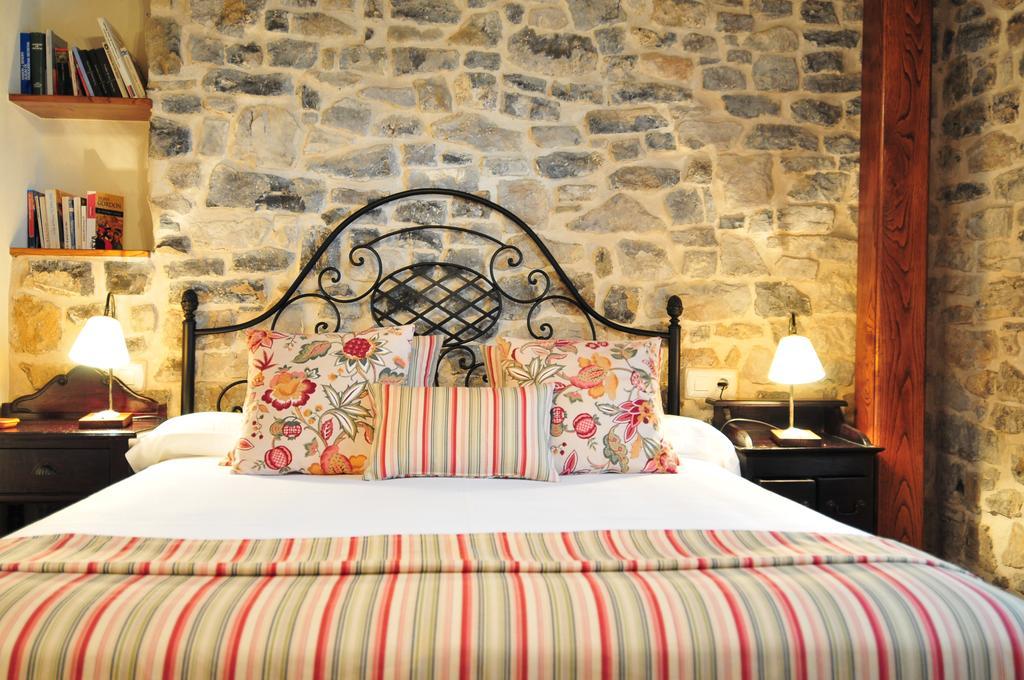 Apartamentos El Llugaron Miravalles Extérieur photo