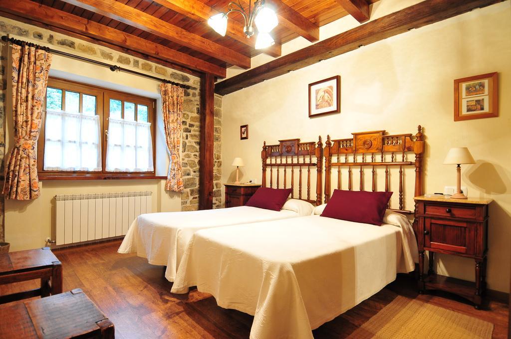 Apartamentos El Llugaron Miravalles Extérieur photo