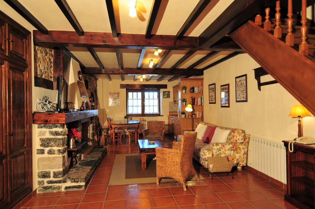 Apartamentos El Llugaron Miravalles Extérieur photo
